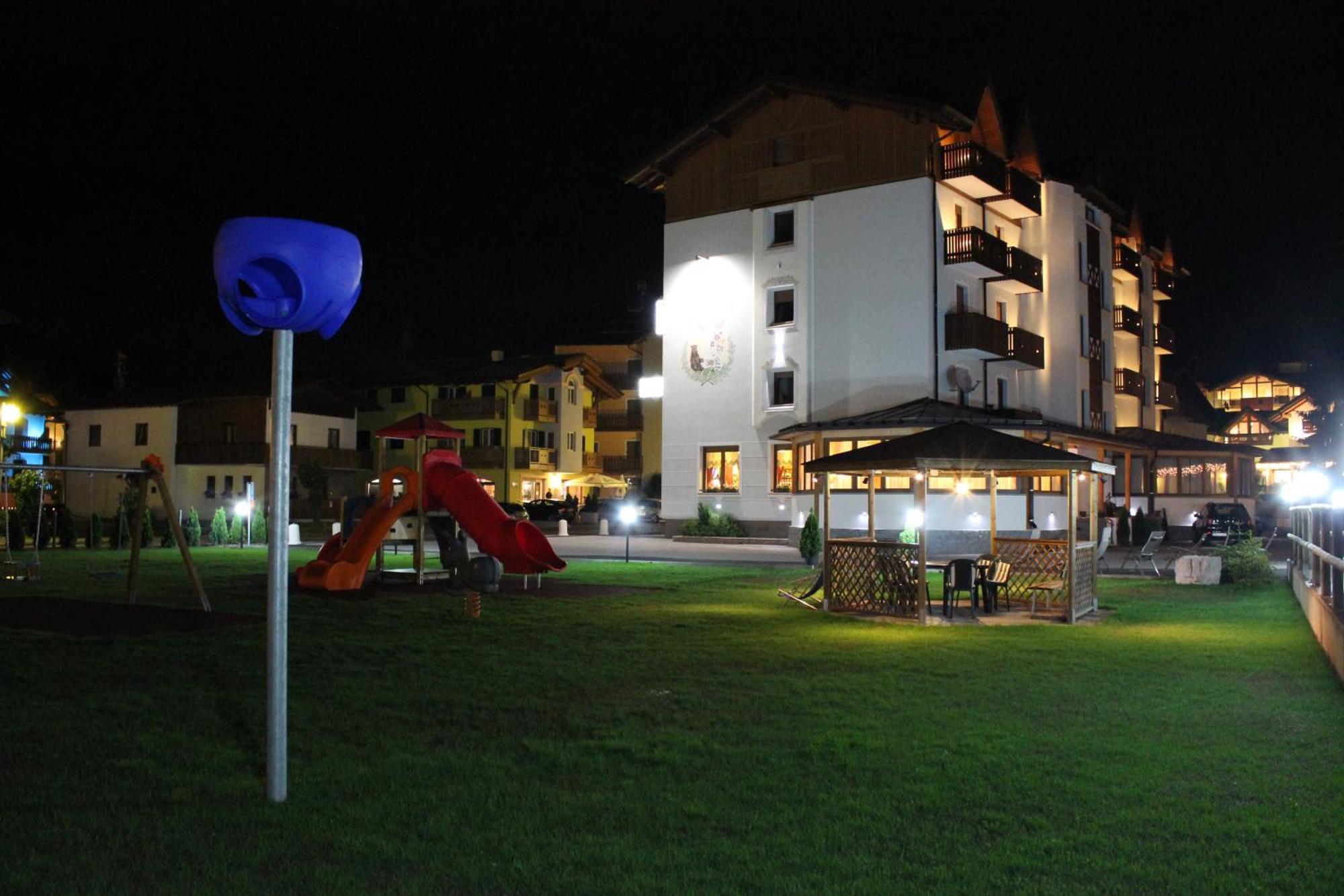 Hotel Rosa Alpina Andalo Eksteriør bilde