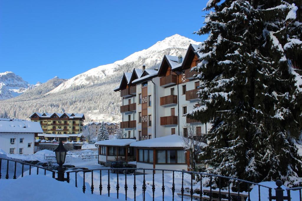 Hotel Rosa Alpina Andalo Eksteriør bilde